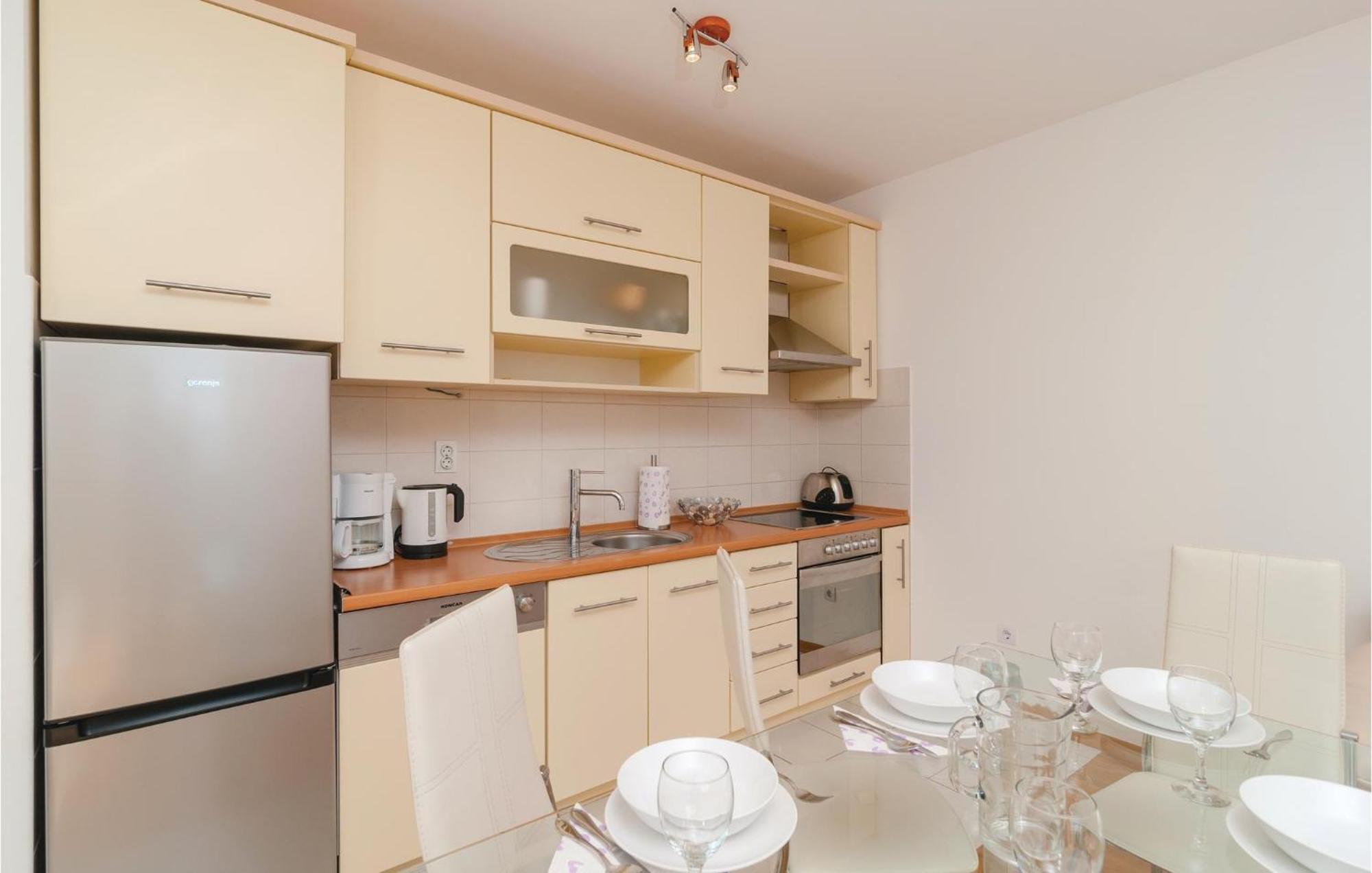 Nice Apartment In Omis With House Sea View Eksteriør bilde