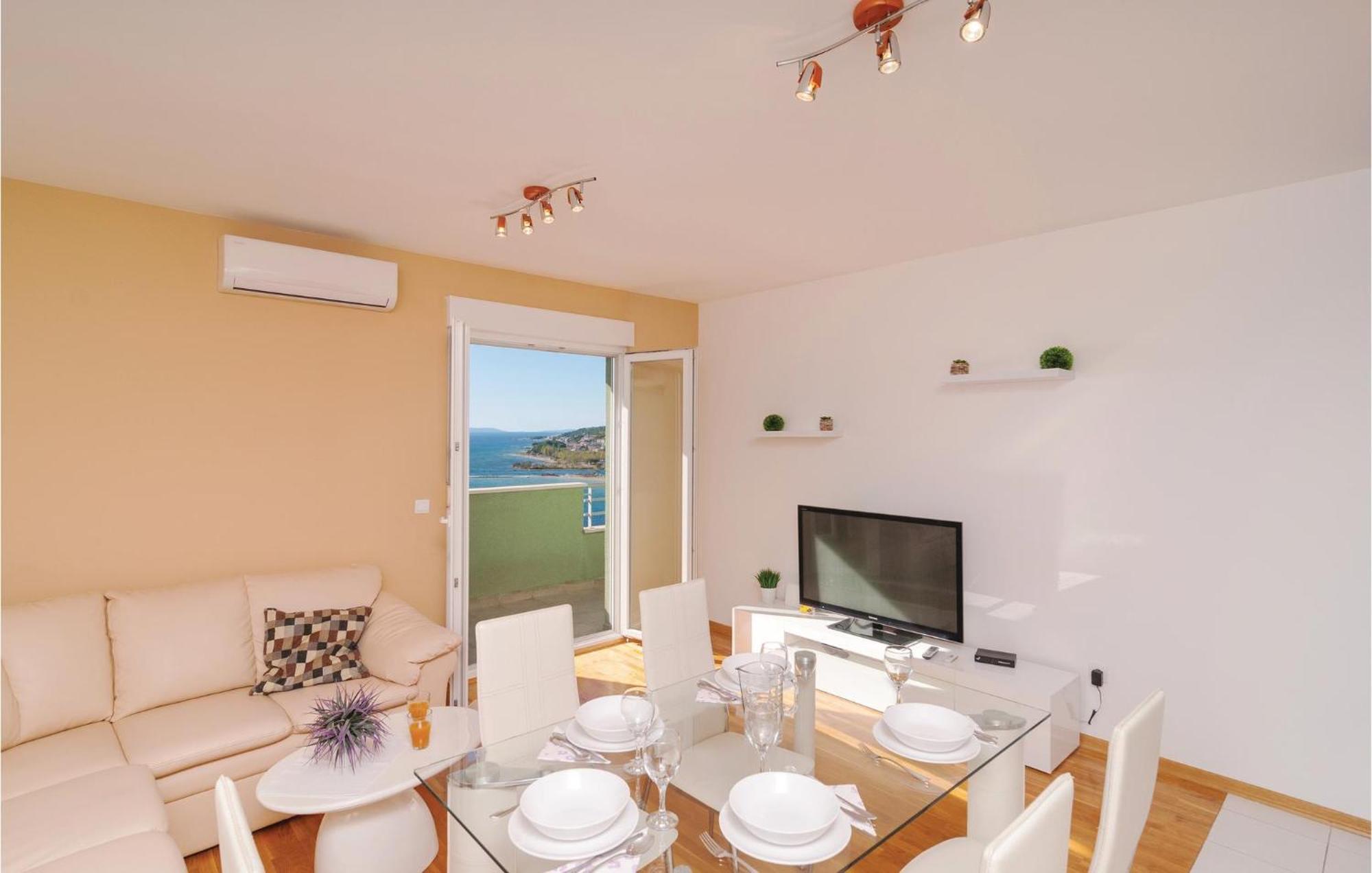 Nice Apartment In Omis With House Sea View Eksteriør bilde