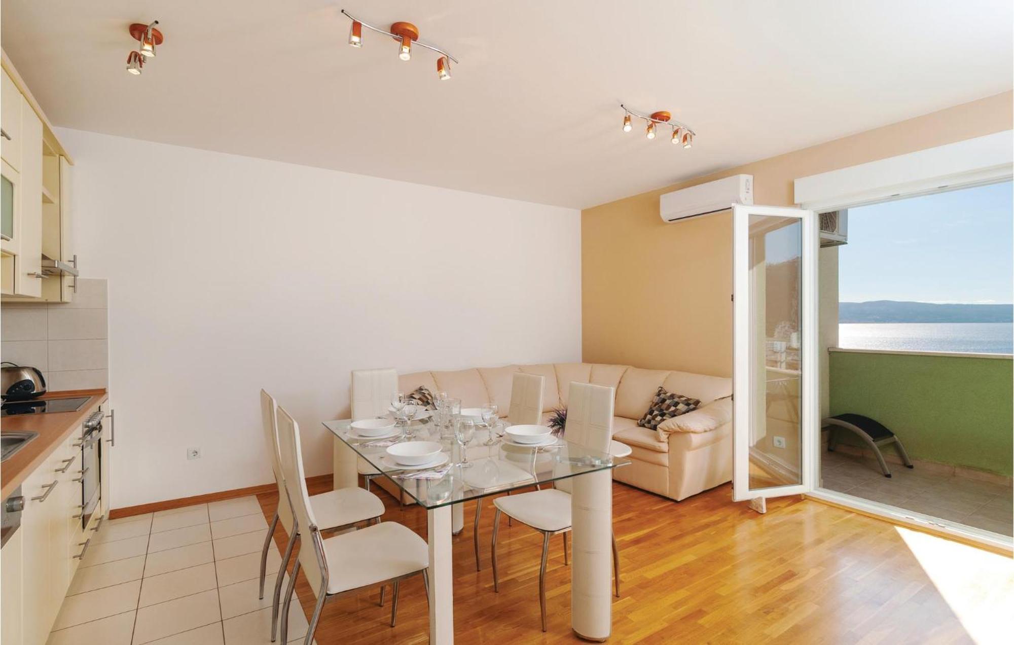 Nice Apartment In Omis With House Sea View Eksteriør bilde