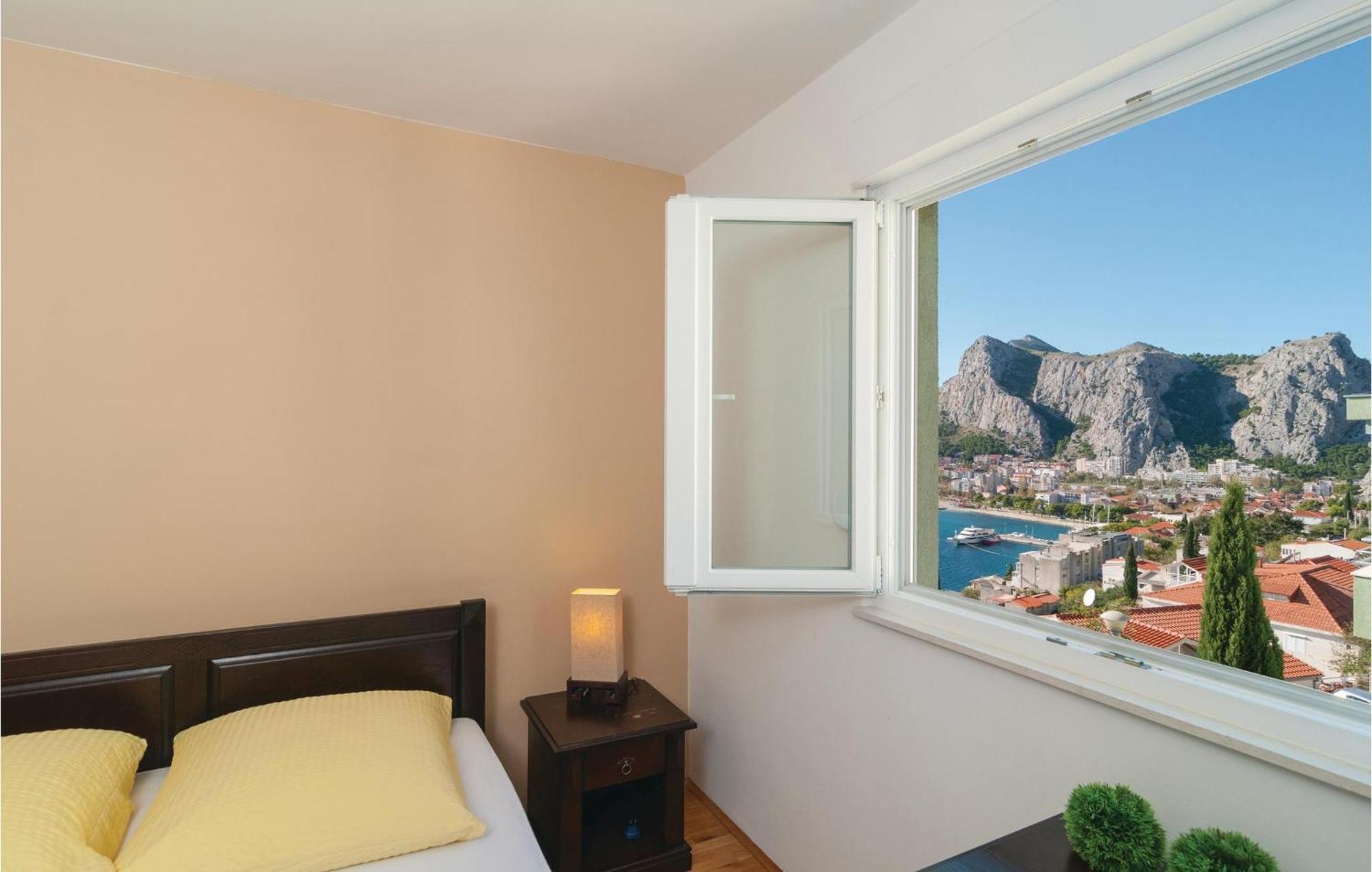 Nice Apartment In Omis With House Sea View Eksteriør bilde