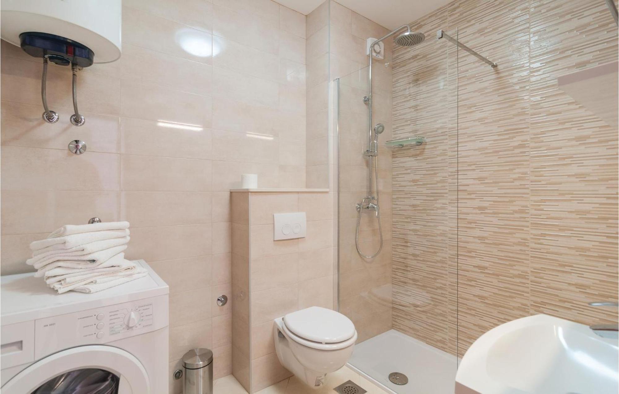 Nice Apartment In Omis With House Sea View Eksteriør bilde