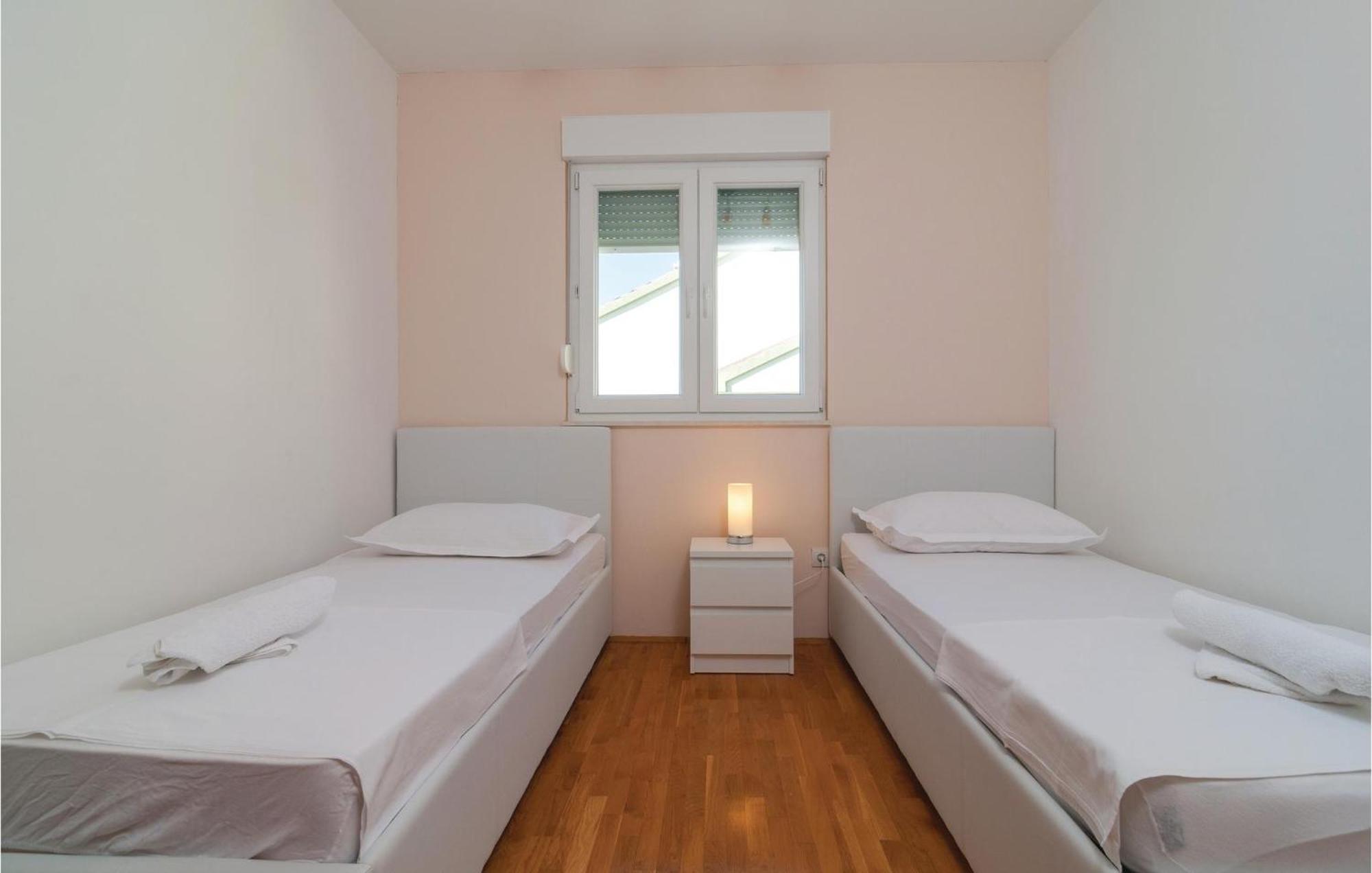 Nice Apartment In Omis With House Sea View Eksteriør bilde